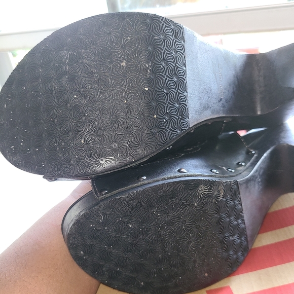 Clogs - Picture 3 of 3